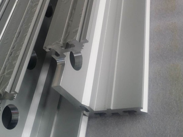 鋁型材在電氣工業上有怎樣的開發與應用？